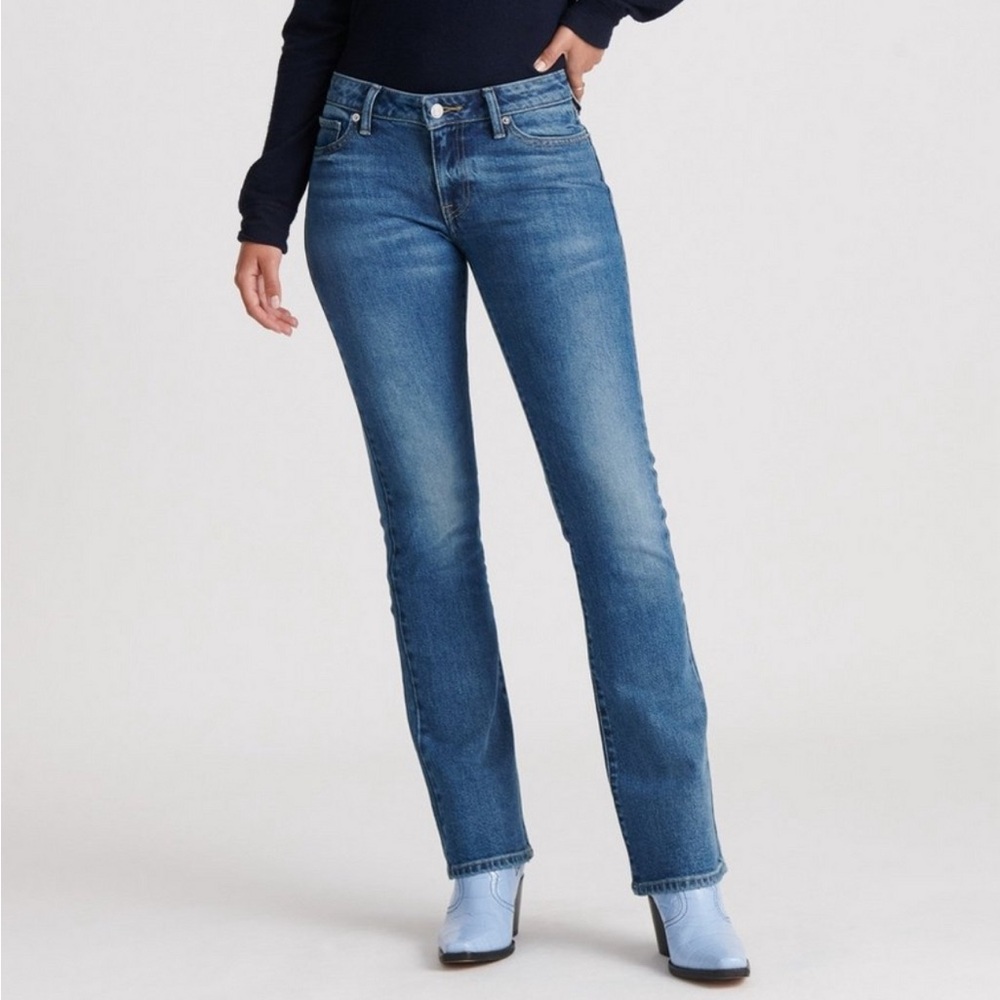 Lolita Lucky Brand low rise boot cut jeans!